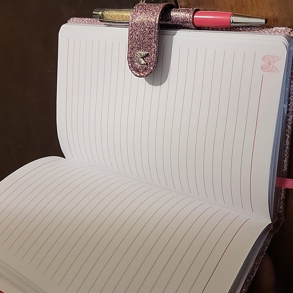 NWT Victoria’s Secret Limited Edition Dream Angels glitter notebook& glitter pen - Picture 3 of 5